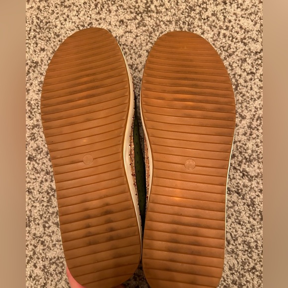 Spunky, Snazzy, Fun Shoes!! - Picture 5 of 5